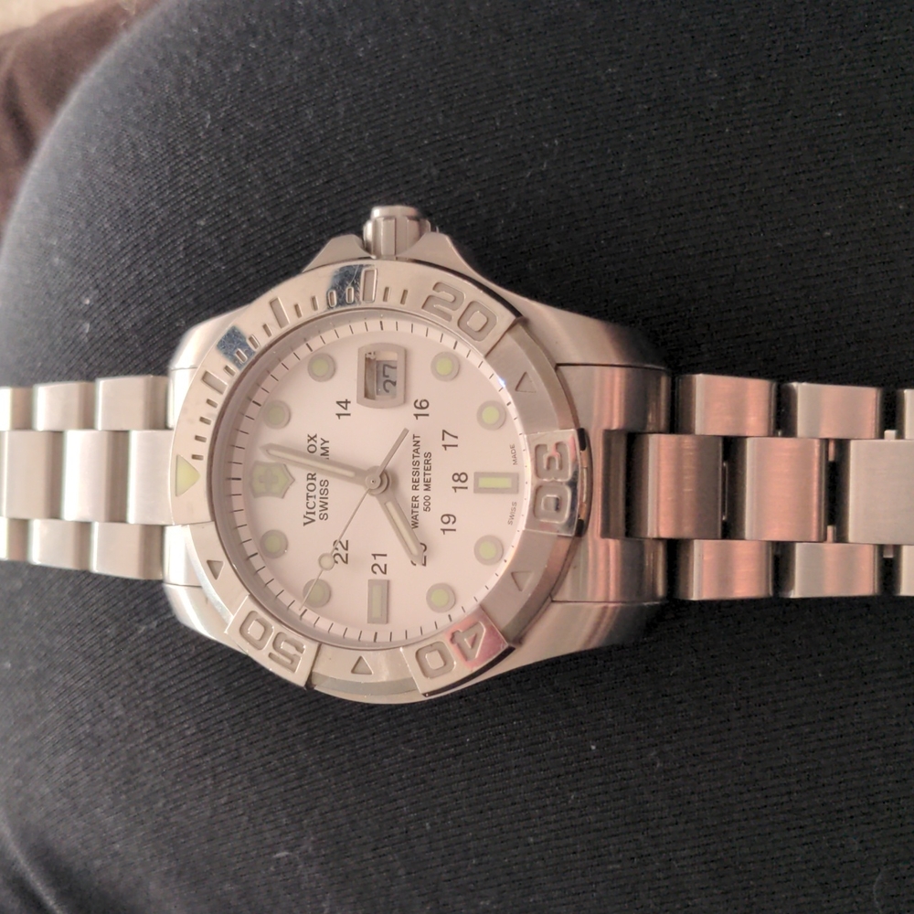 Mens Victornox Watch
